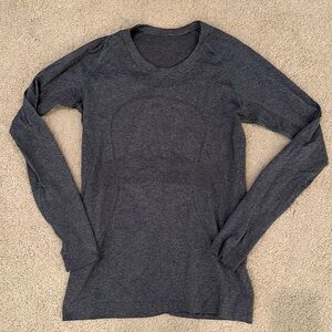 Lululemon top